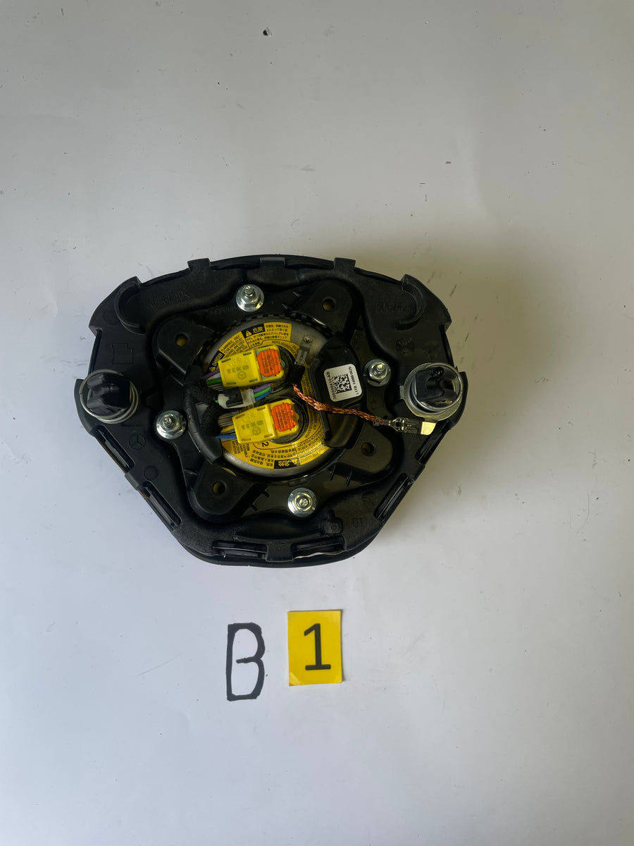 Mercedes Benz GLA Class 2015 2016 2017 Wheel Airbag Driver Air Bag OEM